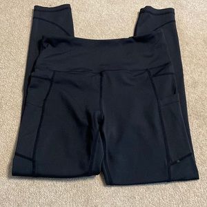 High rise Pocket light and tight leggings by Zyia.